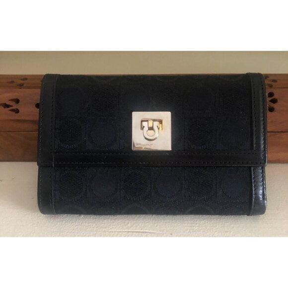 SALVATORE FERRAGAMO Trifold Wallet Gancini Canvas Leather Black - Picture 2 of 16